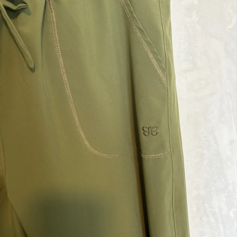 Albion Fit‎ women green jetsetter casual athletic pull on joggers size small